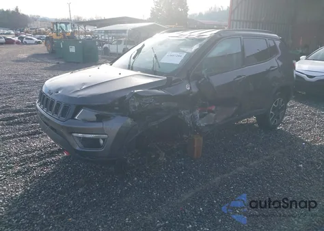 2019 Jeep Compass Trailhawk 4X4 from USA, damaged, VIN 3C4NJDDB2KT688238